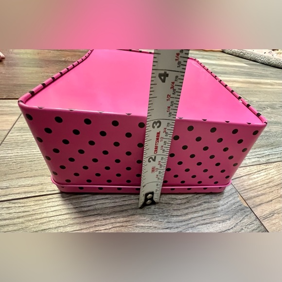 VS PINK VINTAGE TIN **COLLECTIBLE** - Picture 10 of 10